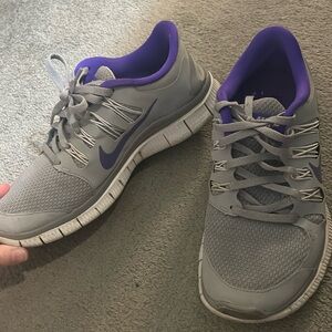 Nike free 5.0 athletic shoe